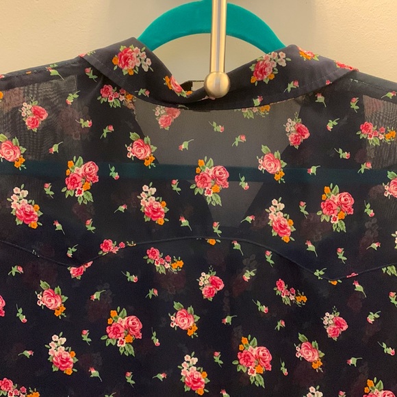 Papaya Navy Button down Blouse with pink flowers Size M - Picture 4 of 8